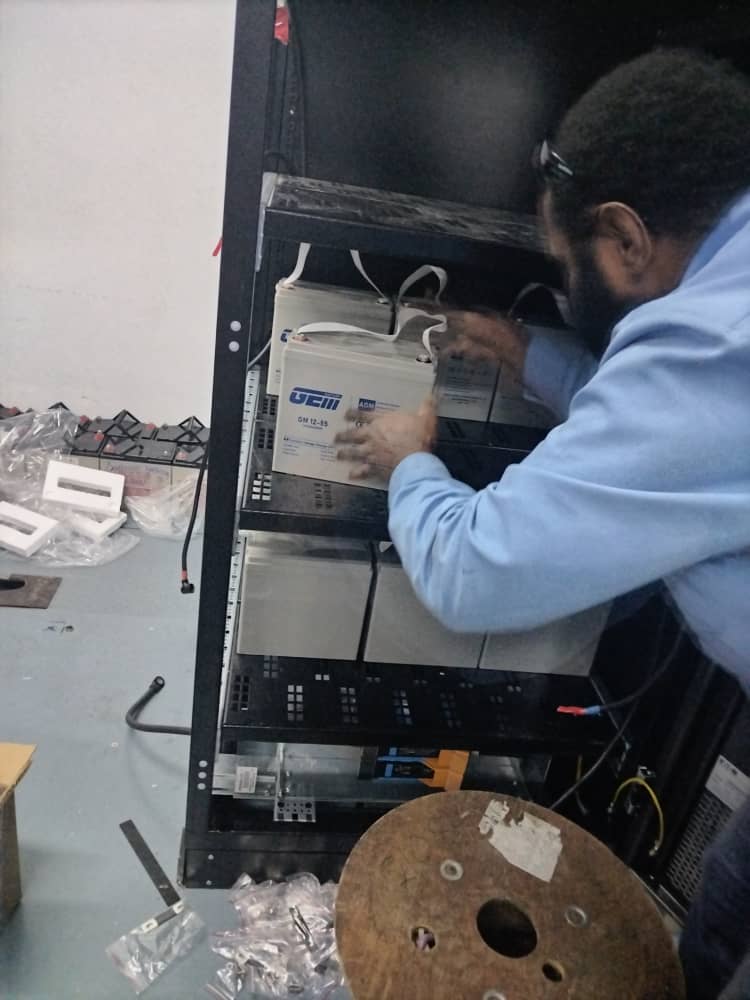 High performance UPS system